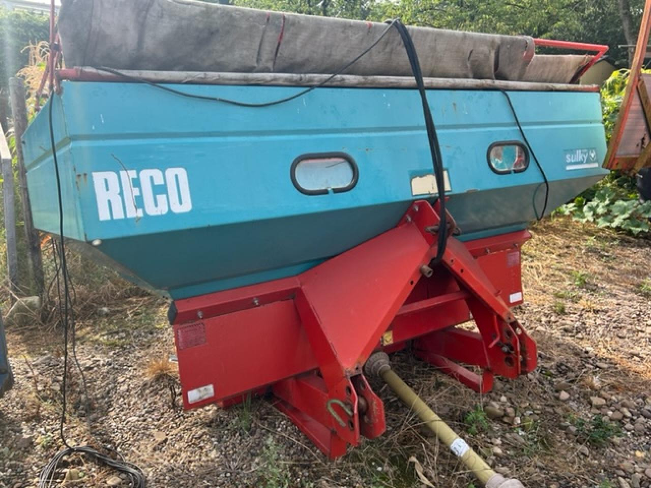 Sulky Burel DPX 2004 - Műtrágyaszóró: 4 kép. Sulky Burel DPX 2004 - Műtrágyaszóró: 4 kép.