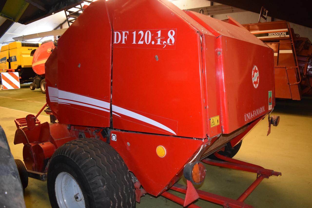Unia DF 120.1.8 - Bálázó: 5 kép. Unia DF 120.1.8 - Bálázó: 5 kép.