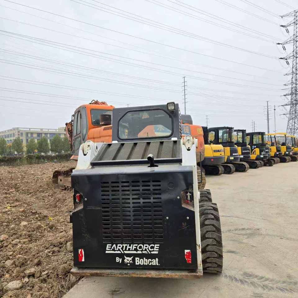 BOBCAT S16 - Mini homlokrakodó: 5 kép. BOBCAT S16 - Mini homlokrakodó: 5 kép.