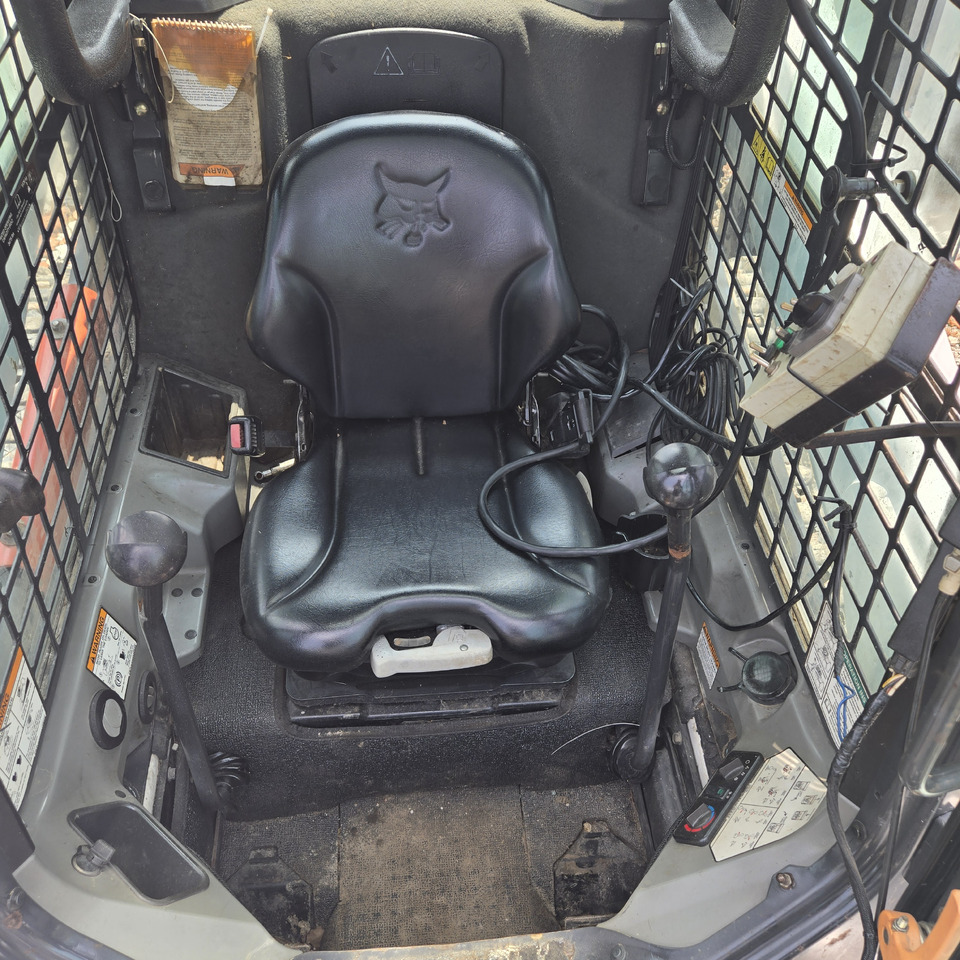 Mini homlokrakodó BOBCAT T770: 8 kép.