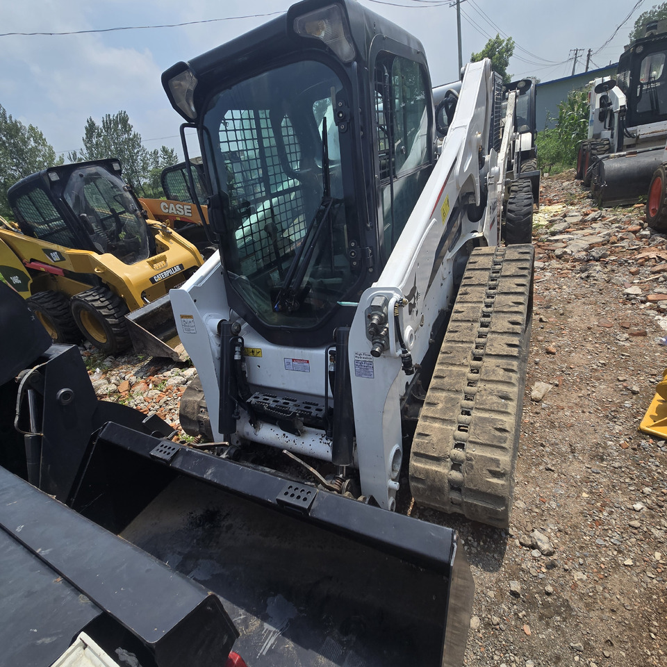 Mini homlokrakodó BOBCAT T770: 6 kép.