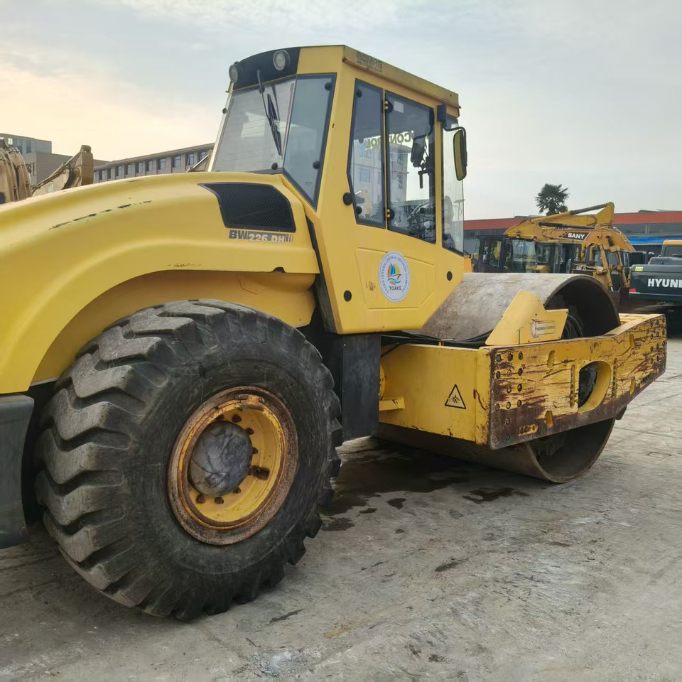 BOMAG BW226DH - Úthenger: 4 kép. BOMAG BW226DH - Úthenger: 4 kép.