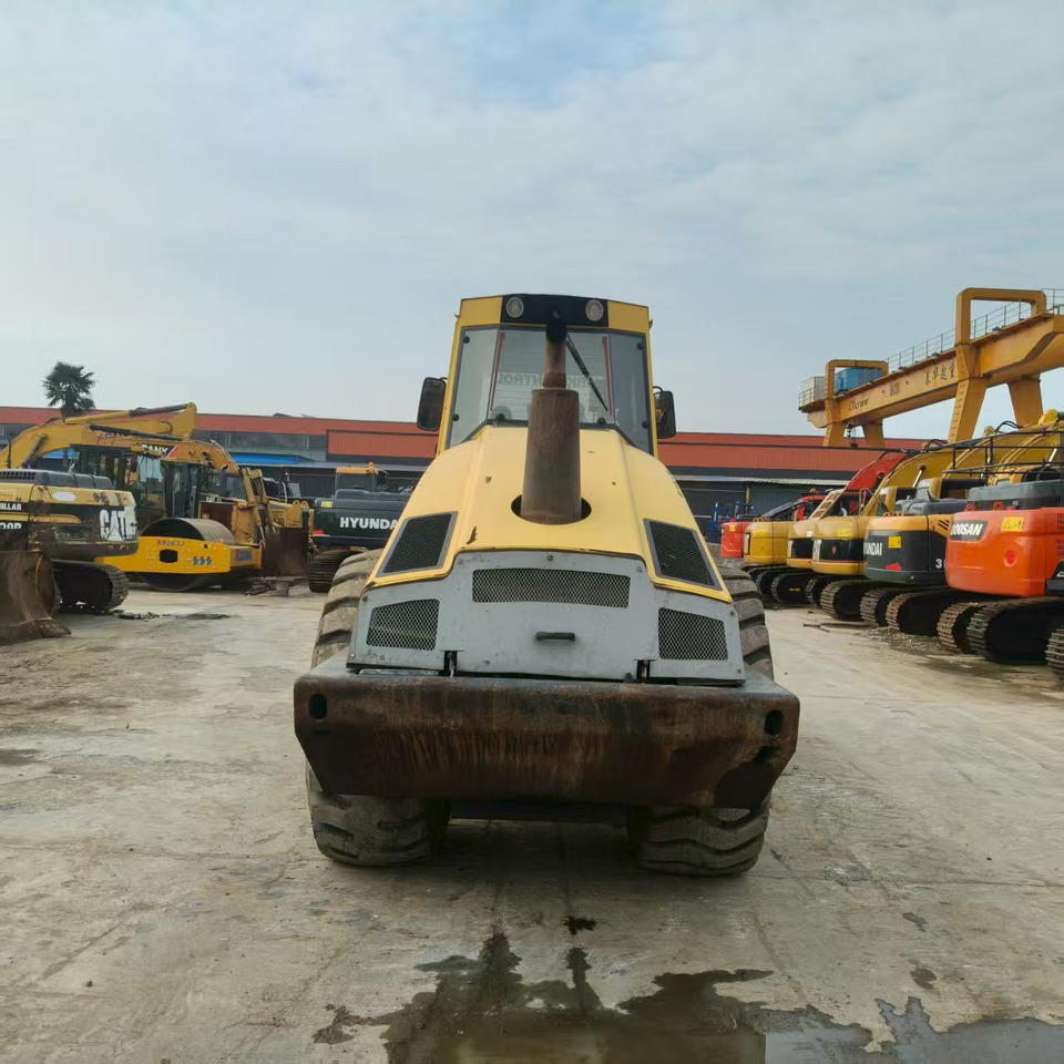 BOMAG BW226DH - Úthenger: 3 kép. BOMAG BW226DH - Úthenger: 3 kép.