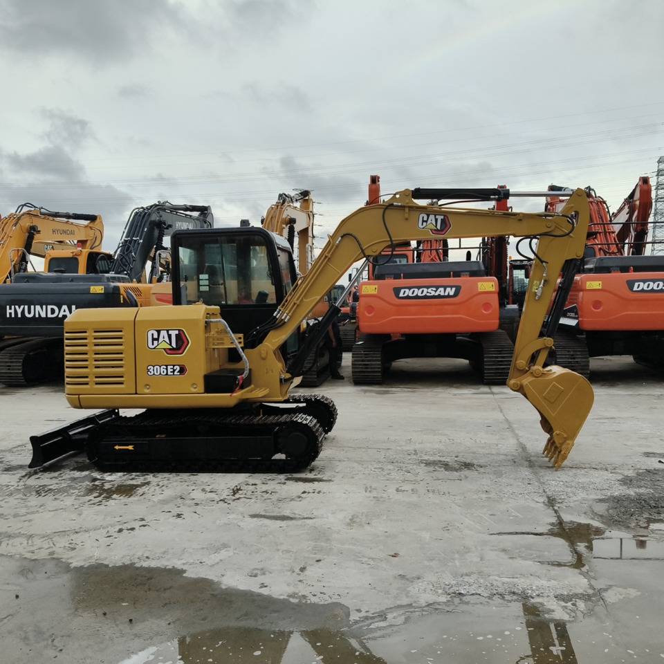 CAT 306E - Minikotró: 1 kép. CAT 306E - Minikotró: 1 kép.