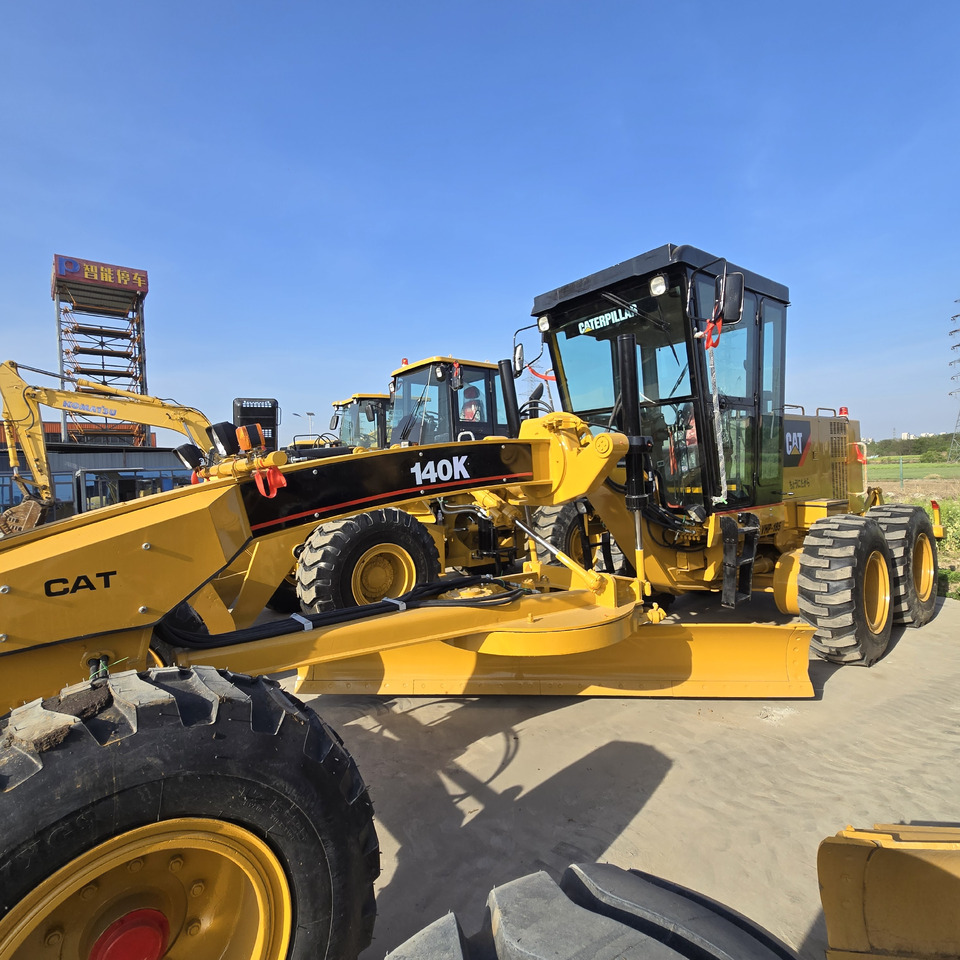 CATERPILLAR 140K - Gréder: 5 kép. CATERPILLAR 140K - Gréder: 5 kép.