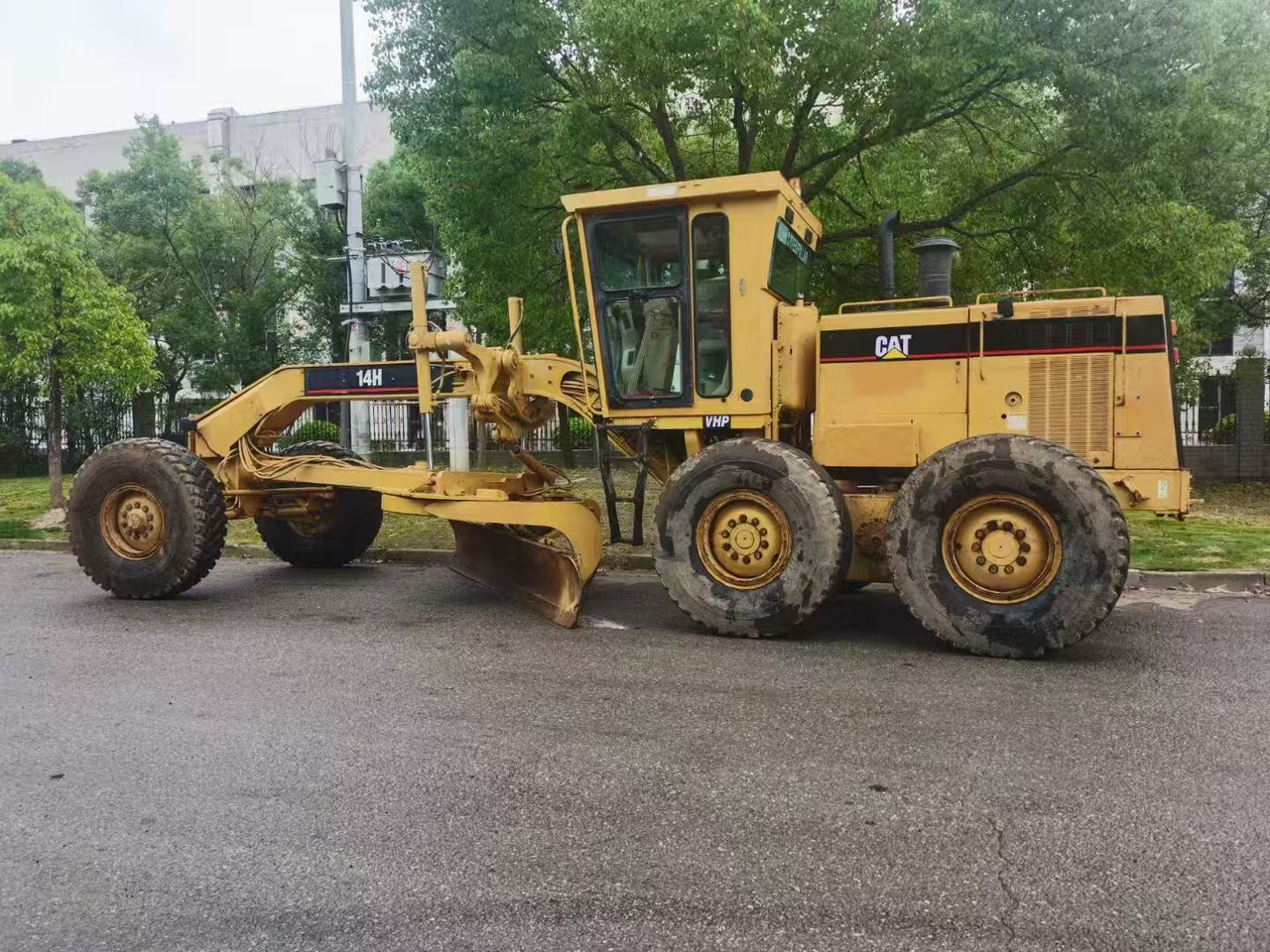 CATERPILLAR 14H - Gréder: 3 kép. CATERPILLAR 14H - Gréder: 3 kép.