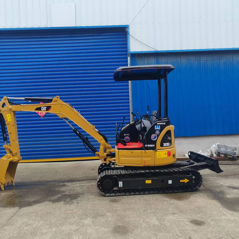 CATERPILLAR 303E CR - Minikotró: 1 kép. CATERPILLAR 303E CR - Minikotró: 1 kép.