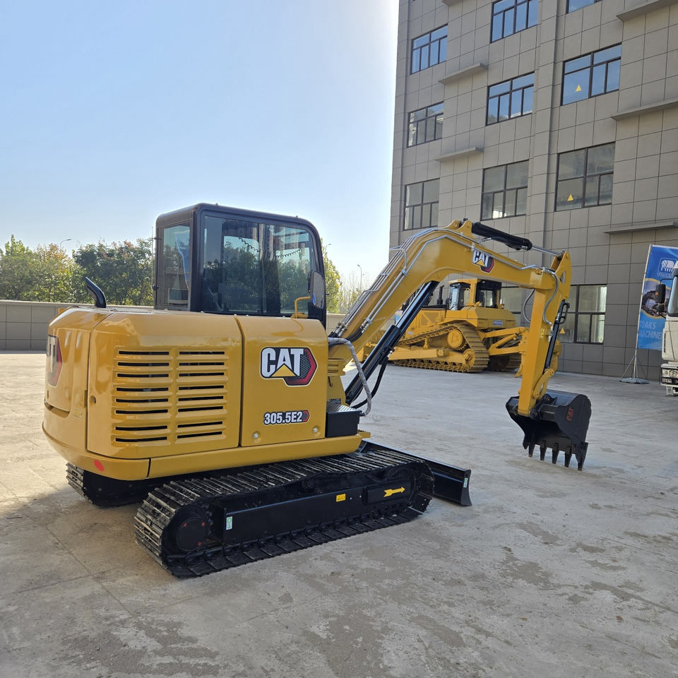 CATERPILLAR 305.5E2 - Minikotró: 5 kép. CATERPILLAR 305.5E2 - Minikotró: 5 kép.