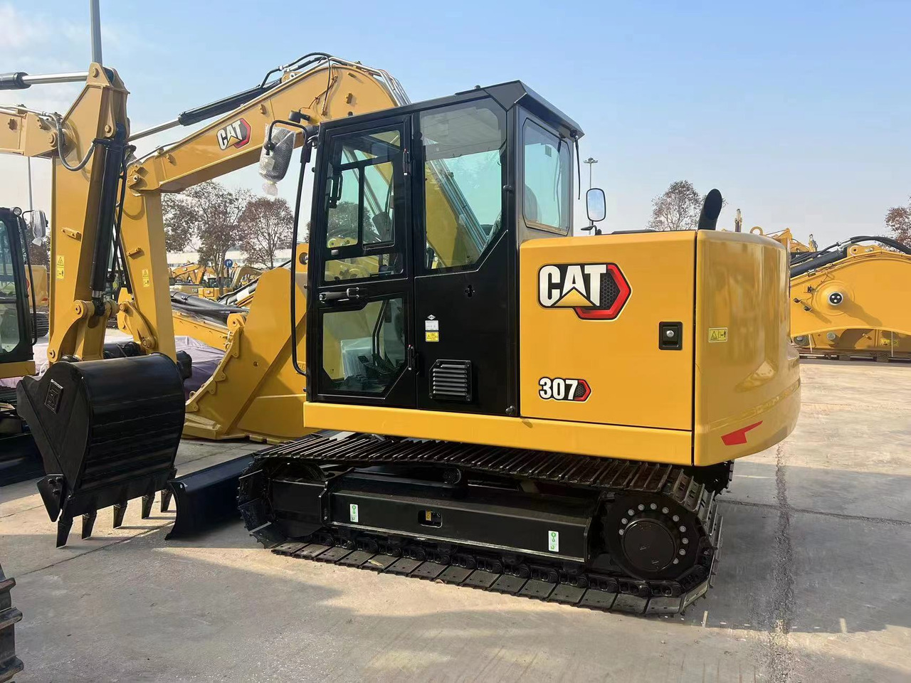 CATERPILLAR CAT307 - Minikotró: 1 kép. CATERPILLAR CAT307 - Minikotró: 1 kép.