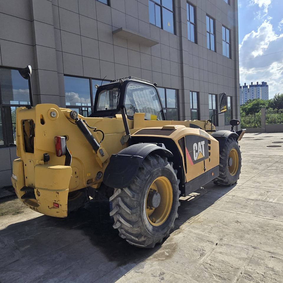 CATERPILLAR TH414 - Teleszkópos emelő: 1 kép. CATERPILLAR TH414 - Teleszkópos emelő: 1 kép.