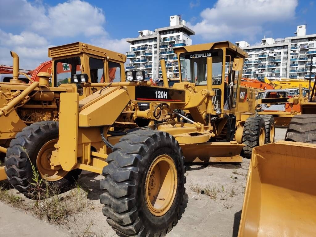 Caterpillar 120 H - Gréder: 4 kép. Caterpillar 120 H - Gréder: 4 kép.
