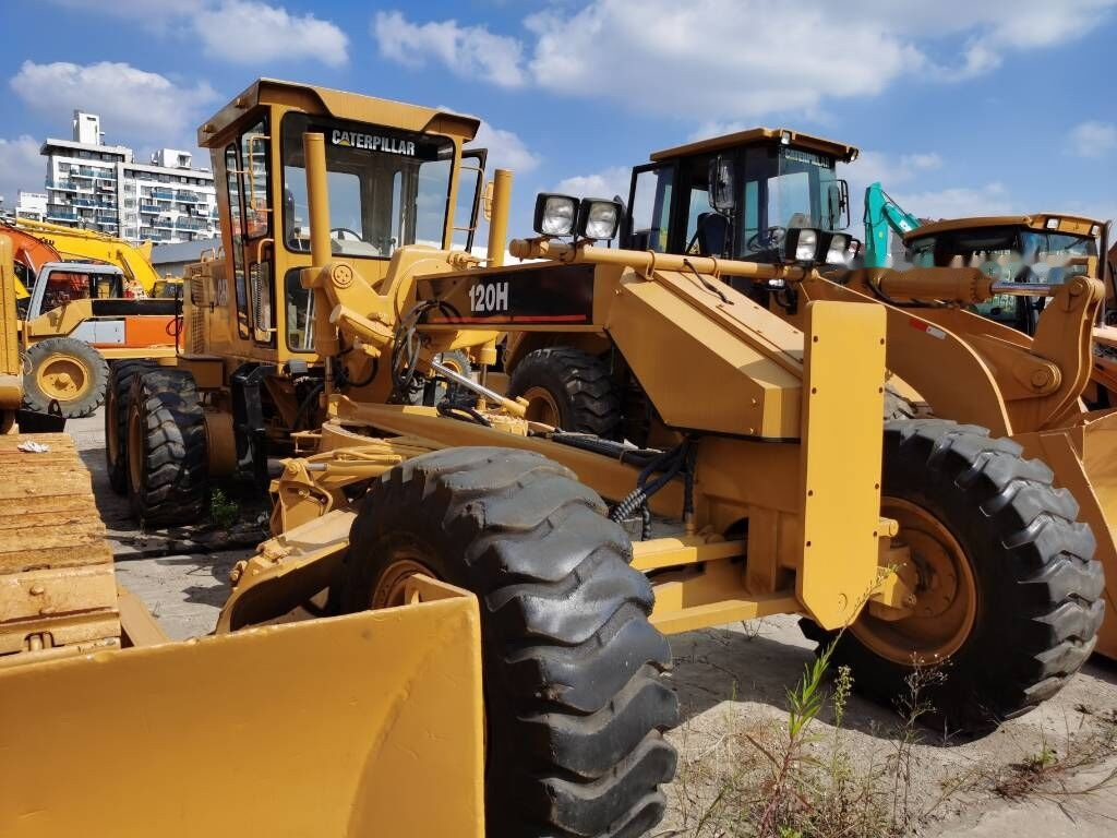 Caterpillar 120 H - Gréder: 3 kép. Caterpillar 120 H - Gréder: 3 kép.