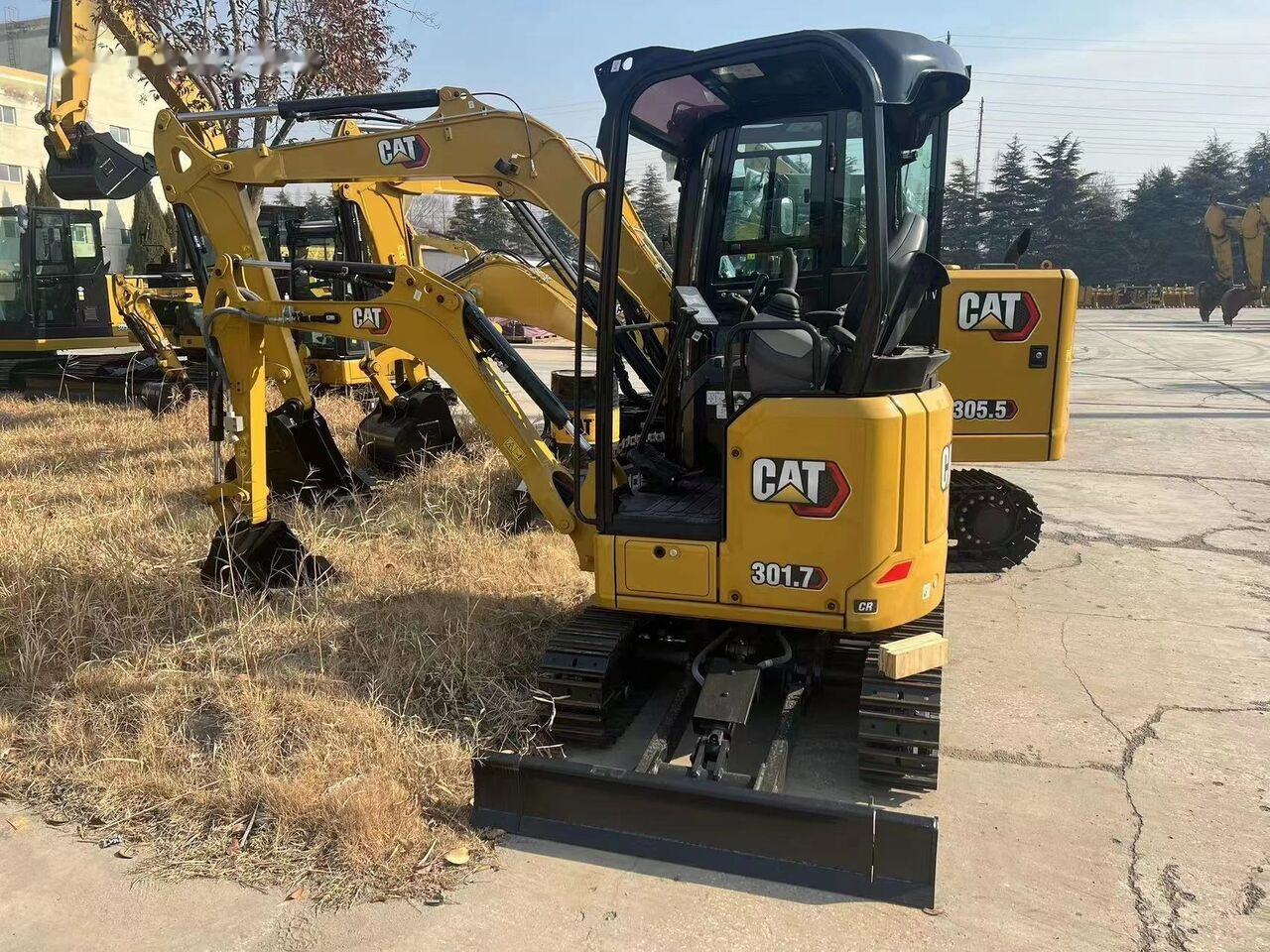 Caterpillar 301.7 New - Minikotró: 1 kép. Caterpillar 301.7 New - Minikotró: 1 kép.