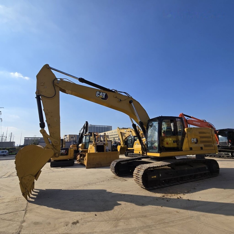 Caterpillar 336GC - Lánctalpas kotró: 5 kép. Caterpillar 336GC - Lánctalpas kotró: 5 kép.
