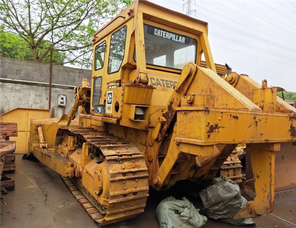 Caterpillar D 7 G - Buldózer: 5 kép. Caterpillar D 7 G - Buldózer: 5 kép.