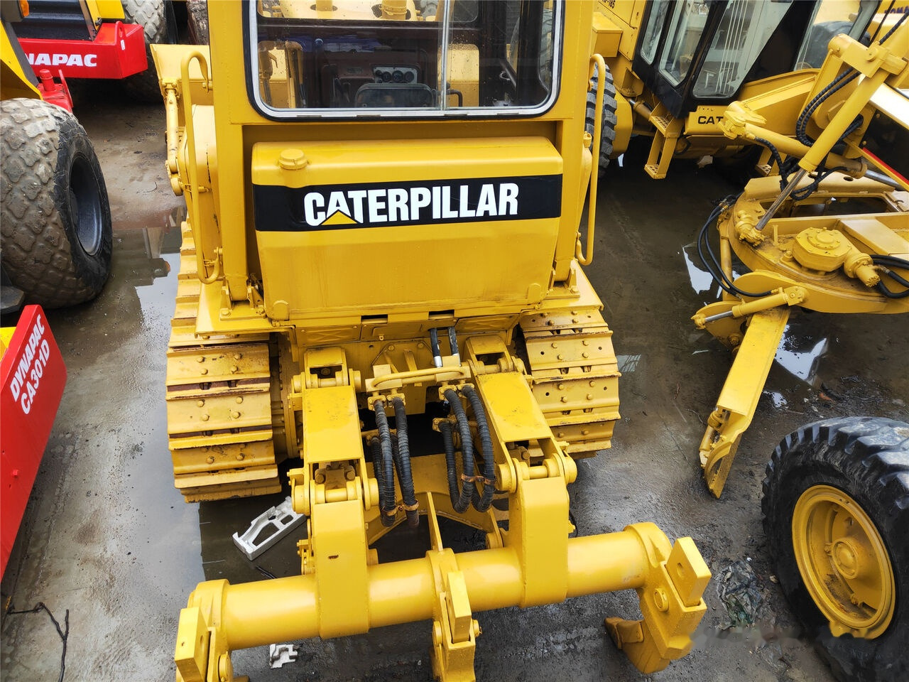 Caterpillar D6D - Buldózer: 1 kép. Caterpillar D6D - Buldózer: 1 kép.