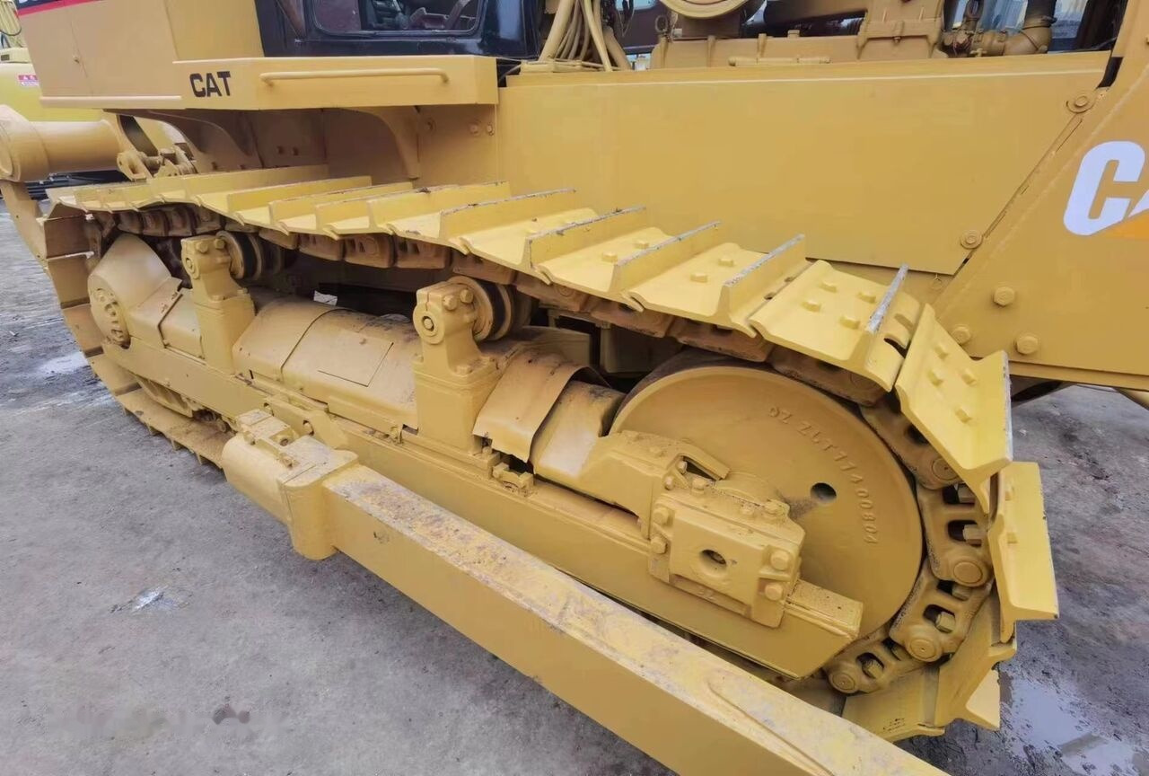 Caterpillar D6G - Buldózer: 5 kép. Caterpillar D6G - Buldózer: 5 kép.