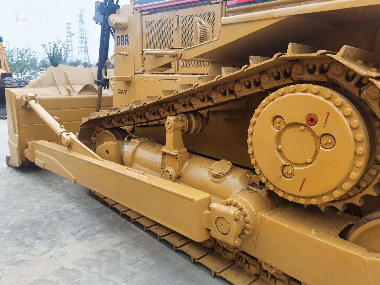 Caterpillar D8R - Buldózer: 4 kép. Caterpillar D8R - Buldózer: 4 kép.