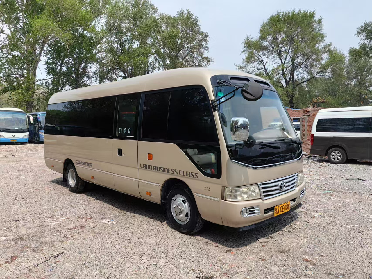 Coaster  - Minibusz, Kisbusz: 1 kép. Coaster  - Minibusz, Kisbusz: 1 kép.