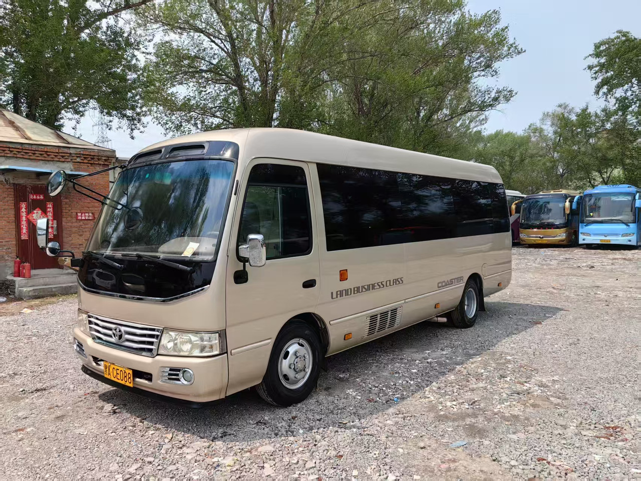 Coaster  - Minibusz, Kisbusz: 5 kép. Coaster  - Minibusz, Kisbusz: 5 kép.