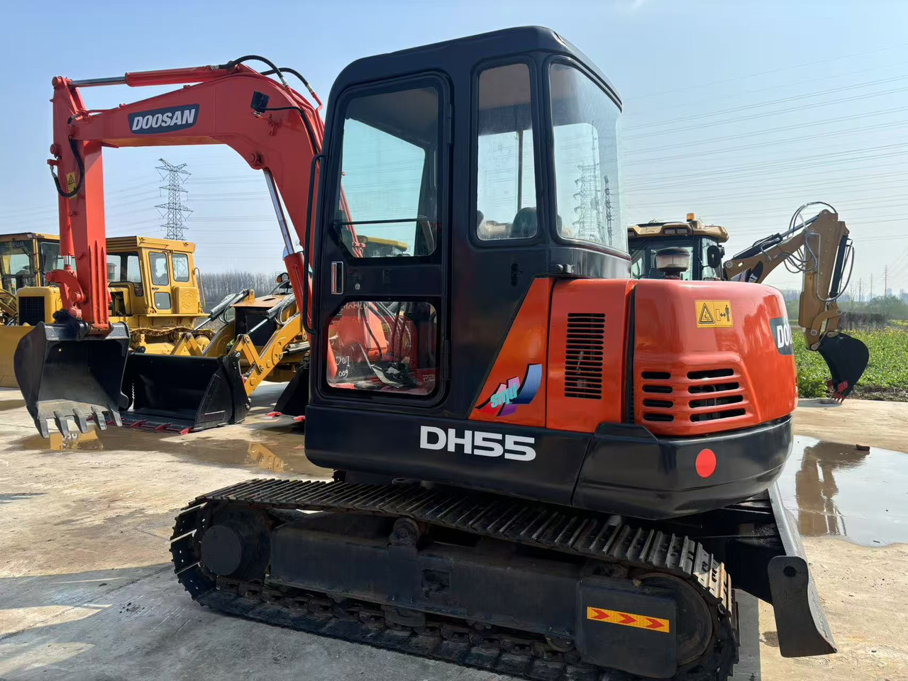 Doosan DH55 - Minikotró: 1 kép. Doosan DH55 - Minikotró: 1 kép.