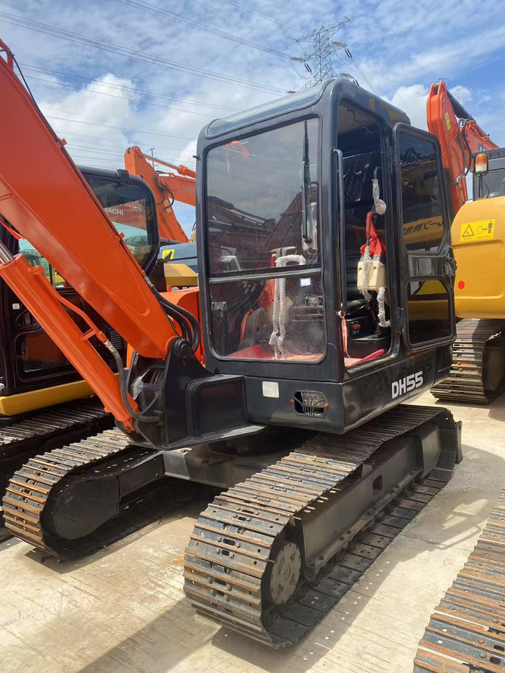 Doosan DH55 - Minikotró: 4 kép. Doosan DH55 - Minikotró: 4 kép.