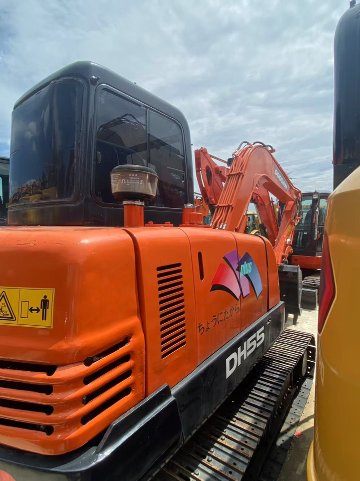 Doosan DH55 - Minikotró: 5 kép. Doosan DH55 - Minikotró: 5 kép.
