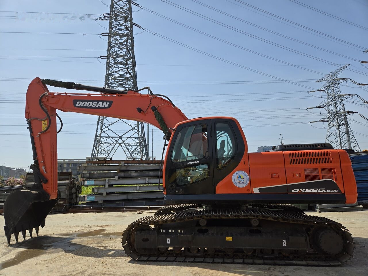 Doosan DX300 - Lánctalpas kotró: 1 kép. Doosan DX300 - Lánctalpas kotró: 1 kép.