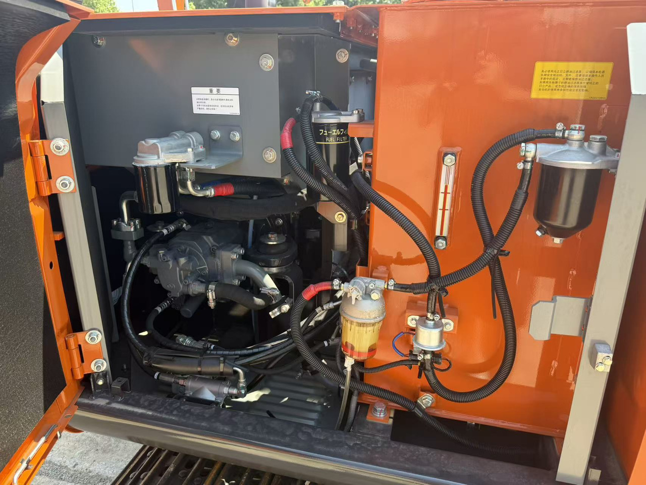 HITACHI ZX60 - Kotrógép: 5 kép. HITACHI ZX60 - Kotrógép: 5 kép.