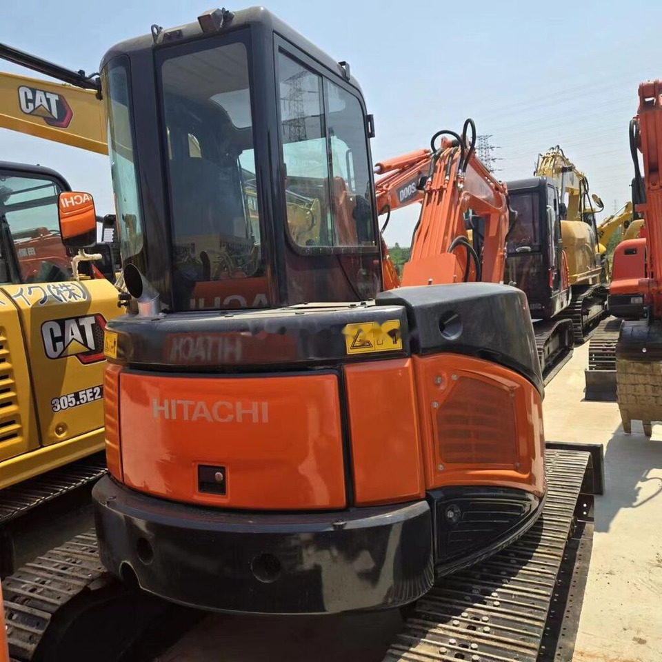 Hitachi ZX50U - Minikotró: 3 kép. Hitachi ZX50U - Minikotró: 3 kép.