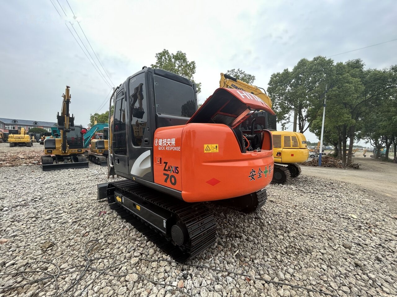 Lánctalpas kotró Hitachi ZX70: 13 kép.
