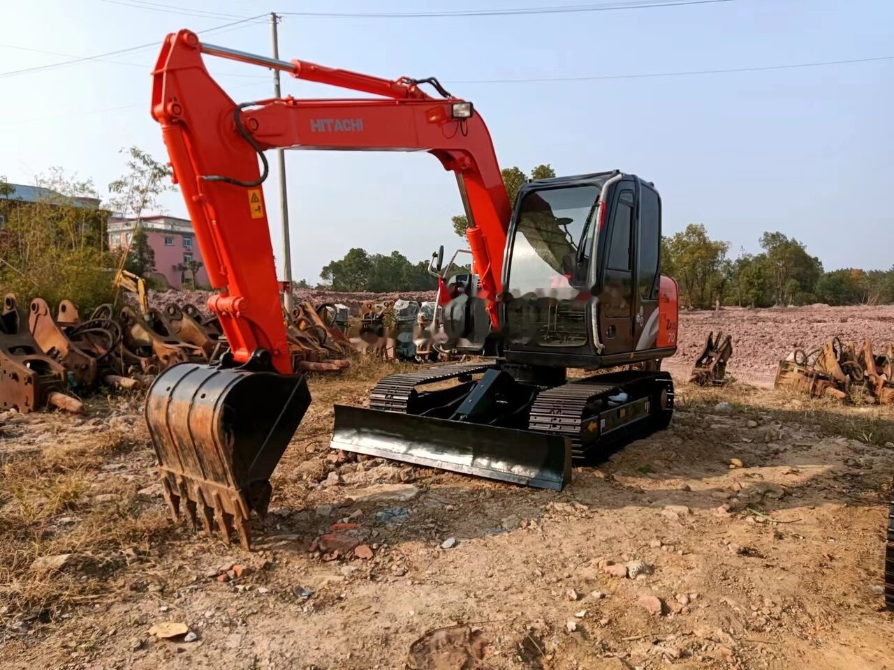Minikotró Hitachi ZX70: 6 kép. Minikotró Hitachi ZX70: 6 kép.