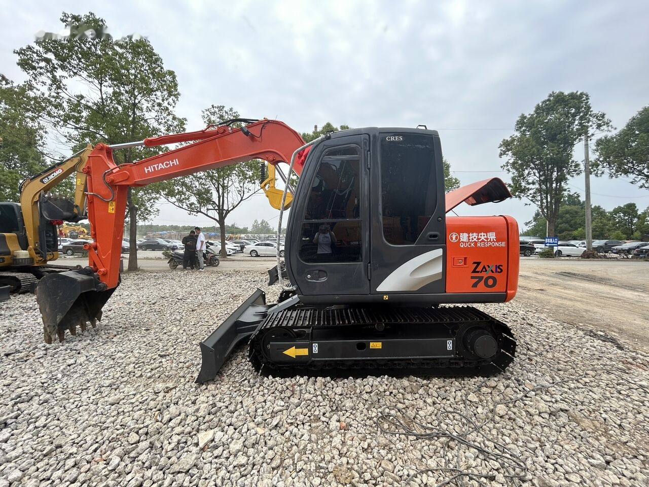 Lánctalpas kotró Hitachi ZX70: 8 kép.