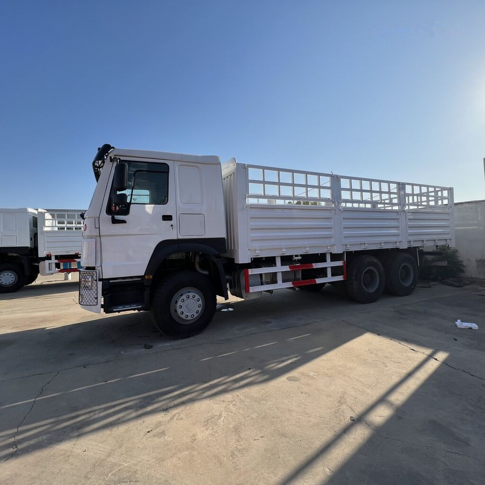 Howo 6*4 flatbed truck - Platós teherautó: 5 kép. Howo 6*4 flatbed truck - Platós teherautó: 5 kép.