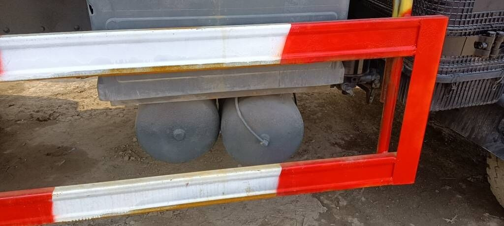 Howo ZZ3257N3647D1 - Billenőplatós teherautó: 2 kép. Howo ZZ3257N3647D1 - Billenőplatós teherautó: 2 kép.