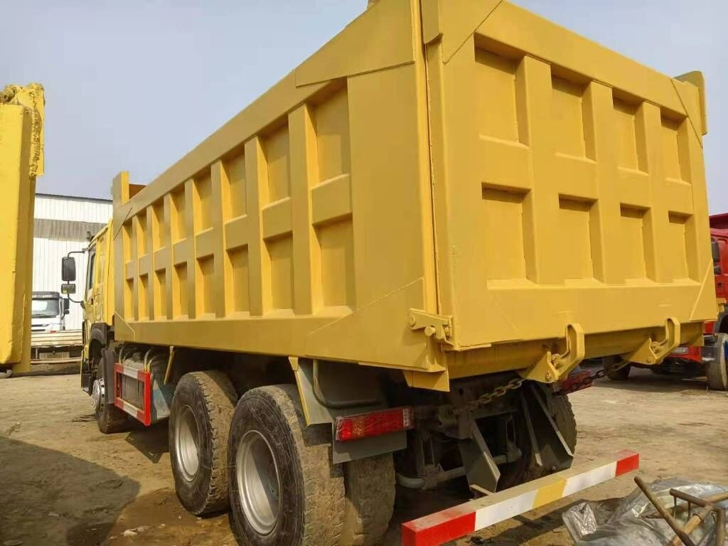 Howo ZZ3257N4347C1 - Billenőplatós teherautó: 4 kép. Howo ZZ3257N4347C1 - Billenőplatós teherautó: 4 kép.