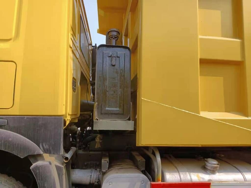 Howo ZZ3257N4347C1 - Billenőplatós teherautó: 1 kép. Howo ZZ3257N4347C1 - Billenőplatós teherautó: 1 kép.