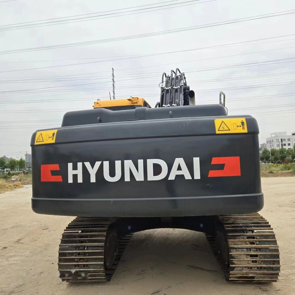 Hyundai R220-9S - Lánctalpas kotró: 5 kép. Hyundai R220-9S - Lánctalpas kotró: 5 kép.