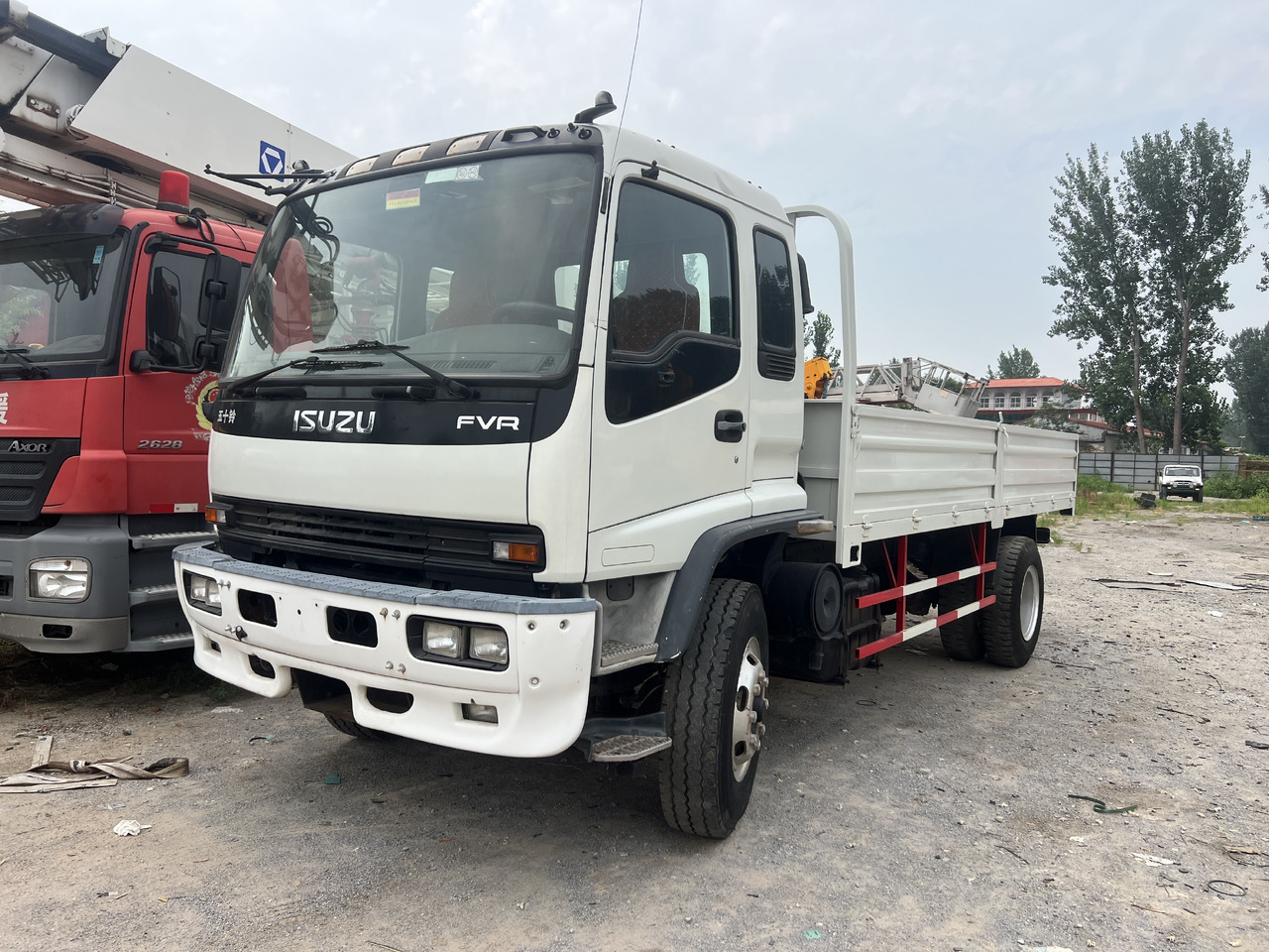 ISUZU Cargo truck - Billenőplatós teherautó: 1 kép. ISUZU Cargo truck - Billenőplatós teherautó: 1 kép.