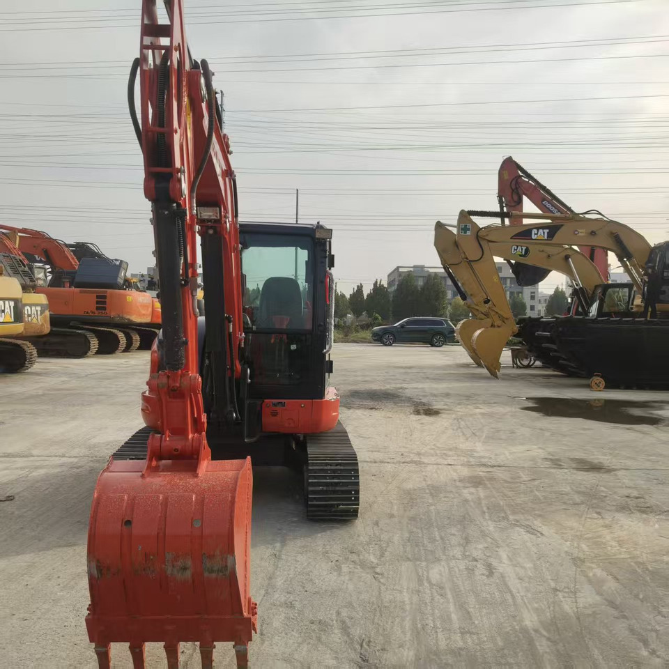 KUBOTA KX165 - Minikotró: 4 kép. KUBOTA KX165 - Minikotró: 4 kép.