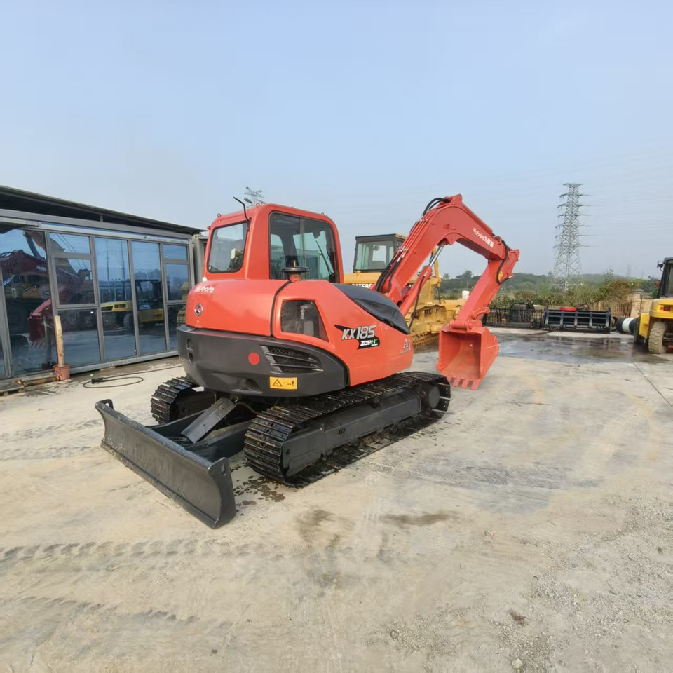 KUBOTA KX185 - Kotrógép: 1 kép. KUBOTA KX185 - Kotrógép: 1 kép.