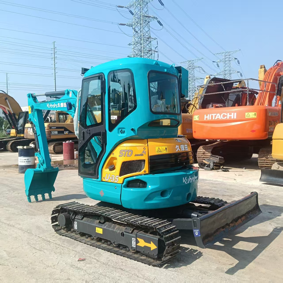 KUBOTA U35 - Minikotró: 5 kép. KUBOTA U35 - Minikotró: 5 kép.
