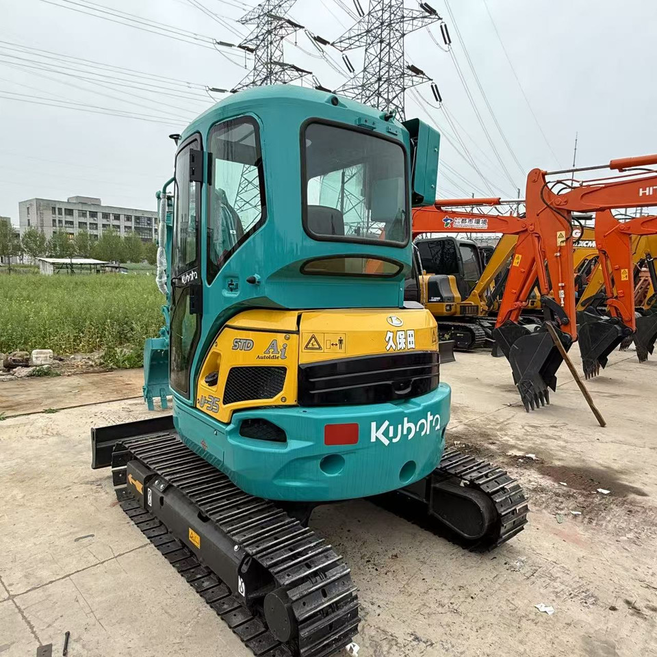 KUBOTA U35 - Minikotró: 5 kép. KUBOTA U35 - Minikotró: 5 kép.