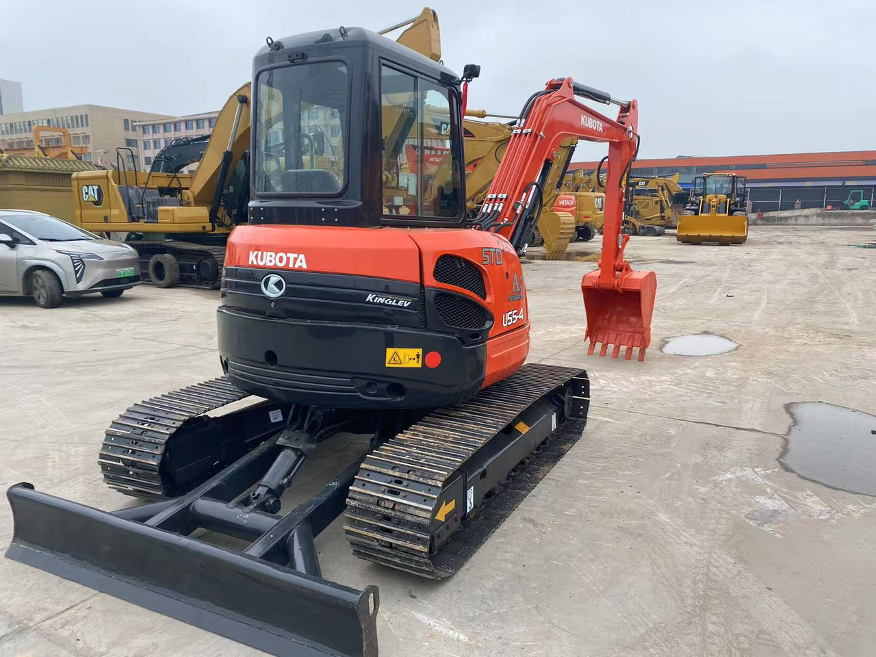 KUBOTA U55-4 - Minikotró: 3 kép. KUBOTA U55-4 - Minikotró: 3 kép.