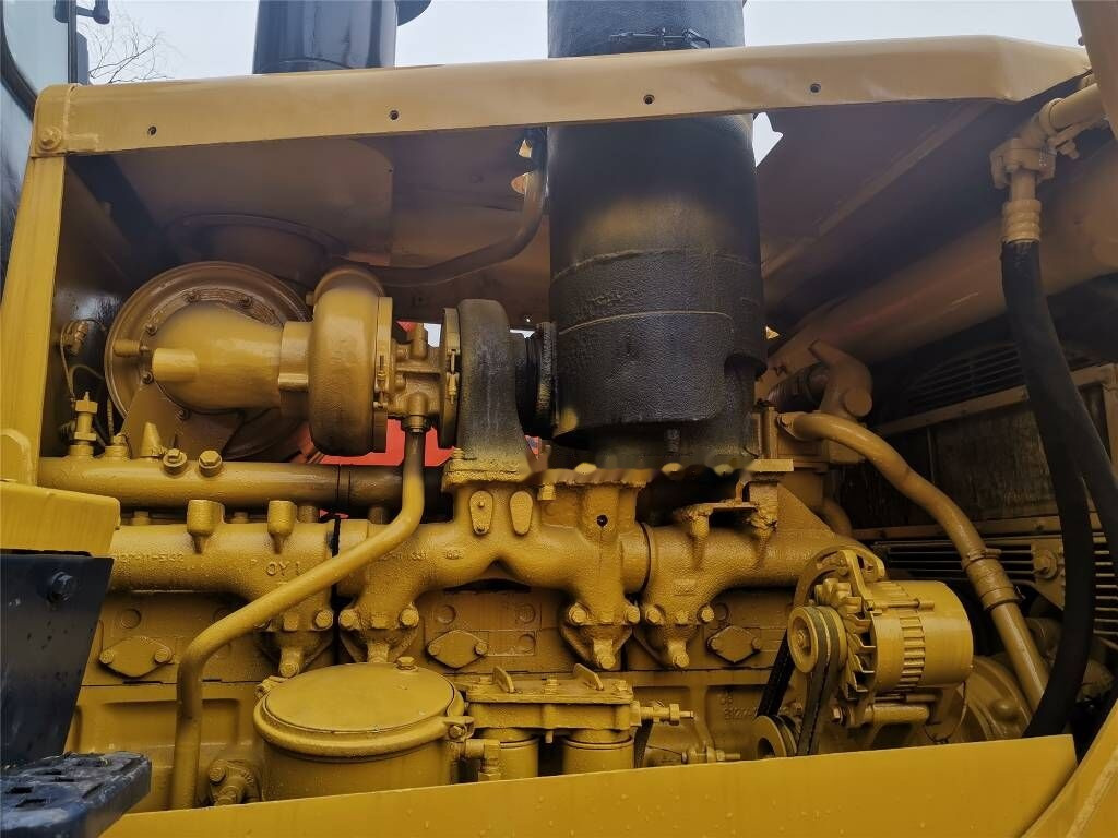 Komatsu D155A-2 - Buldózer: 4 kép. Komatsu D155A-2 - Buldózer: 4 kép.