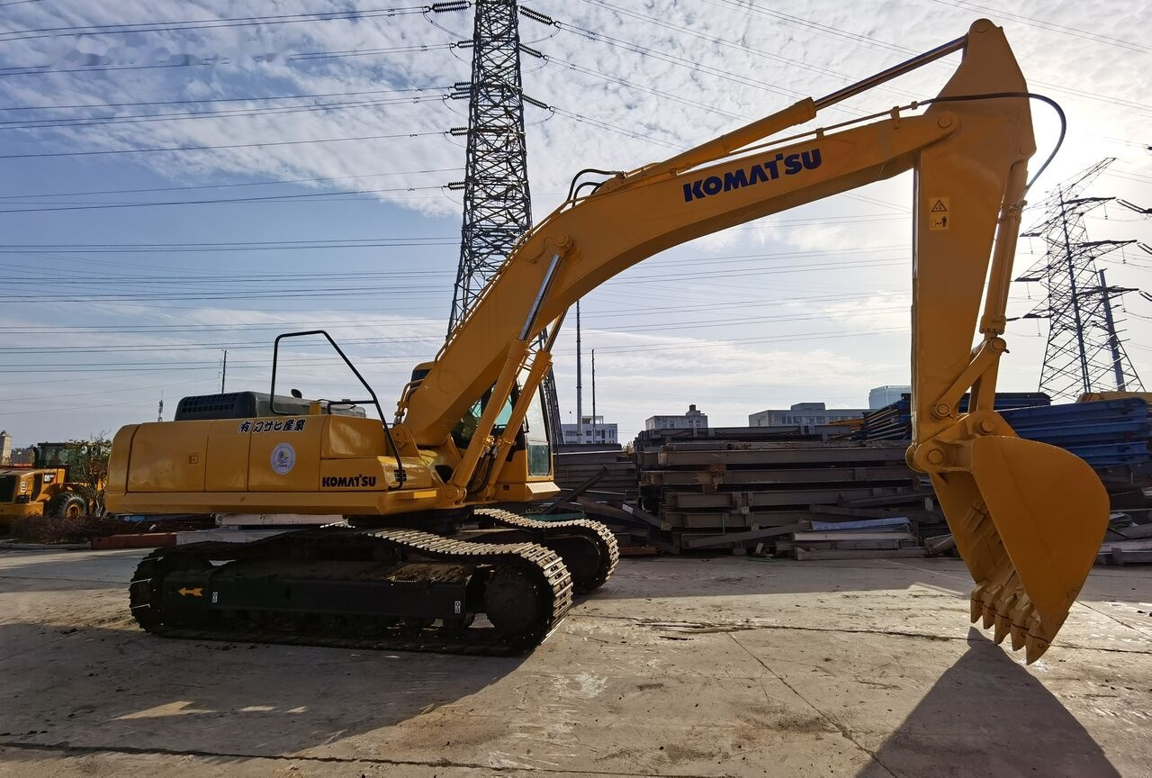 Komatsu PC350-7 - Lánctalpas kotró: 2 kép. Komatsu PC350-7 - Lánctalpas kotró: 2 kép.
