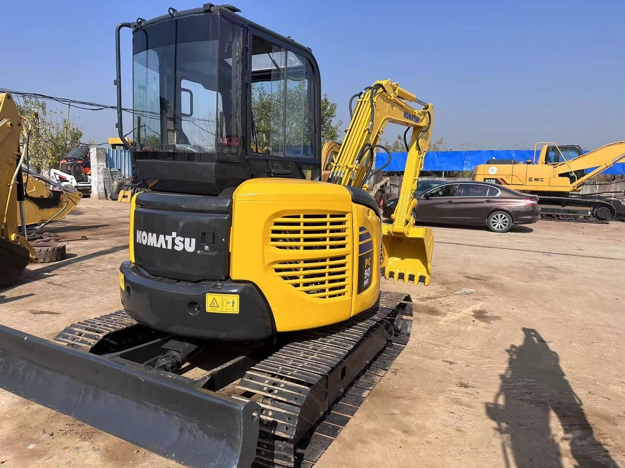 Komatsu PC50 - Minikotró: 5 kép. Komatsu PC50 - Minikotró: 5 kép.