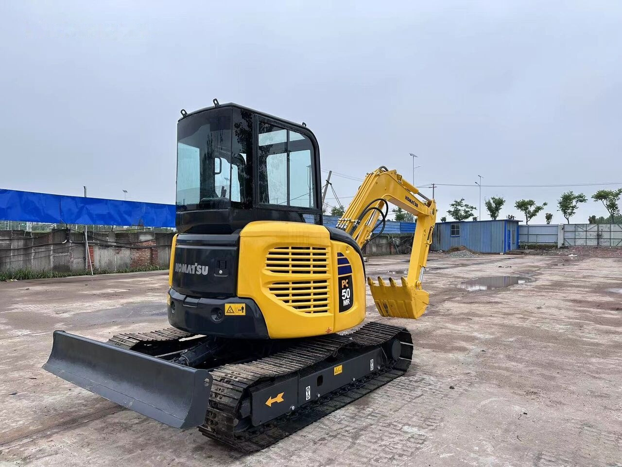 Komatsu PC50MR - Lánctalpas kotró: 1 kép. Komatsu PC50MR - Lánctalpas kotró: 1 kép.