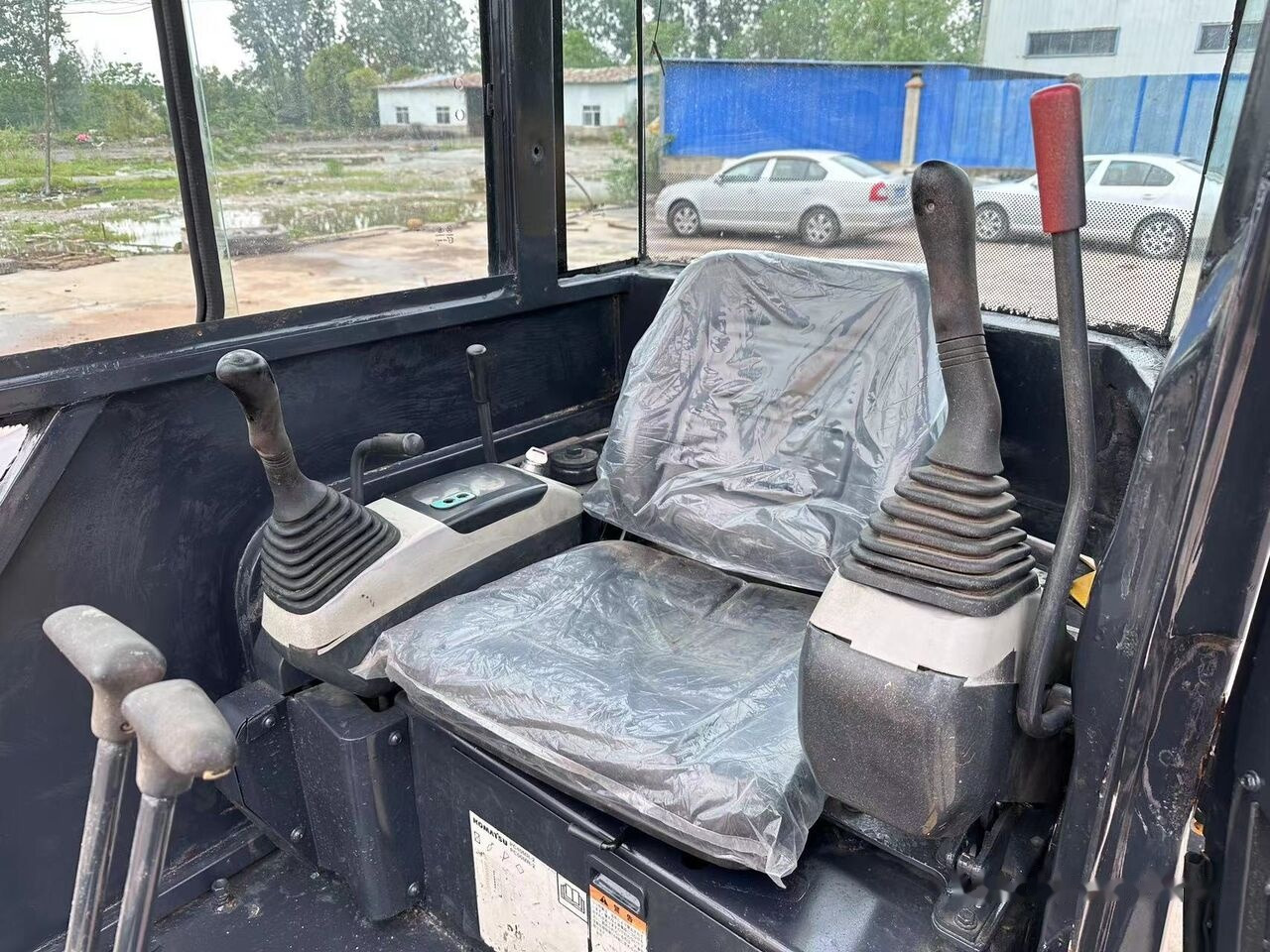 Komatsu PC50MR - Lánctalpas kotró: 5 kép. Komatsu PC50MR - Lánctalpas kotró: 5 kép.