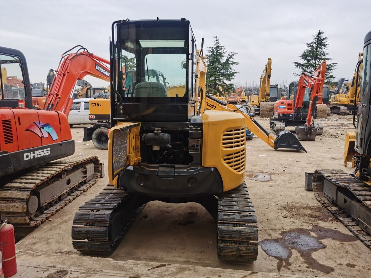 Komatsu PC50MR - Minikotró: 1 kép. Komatsu PC50MR - Minikotró: 1 kép.